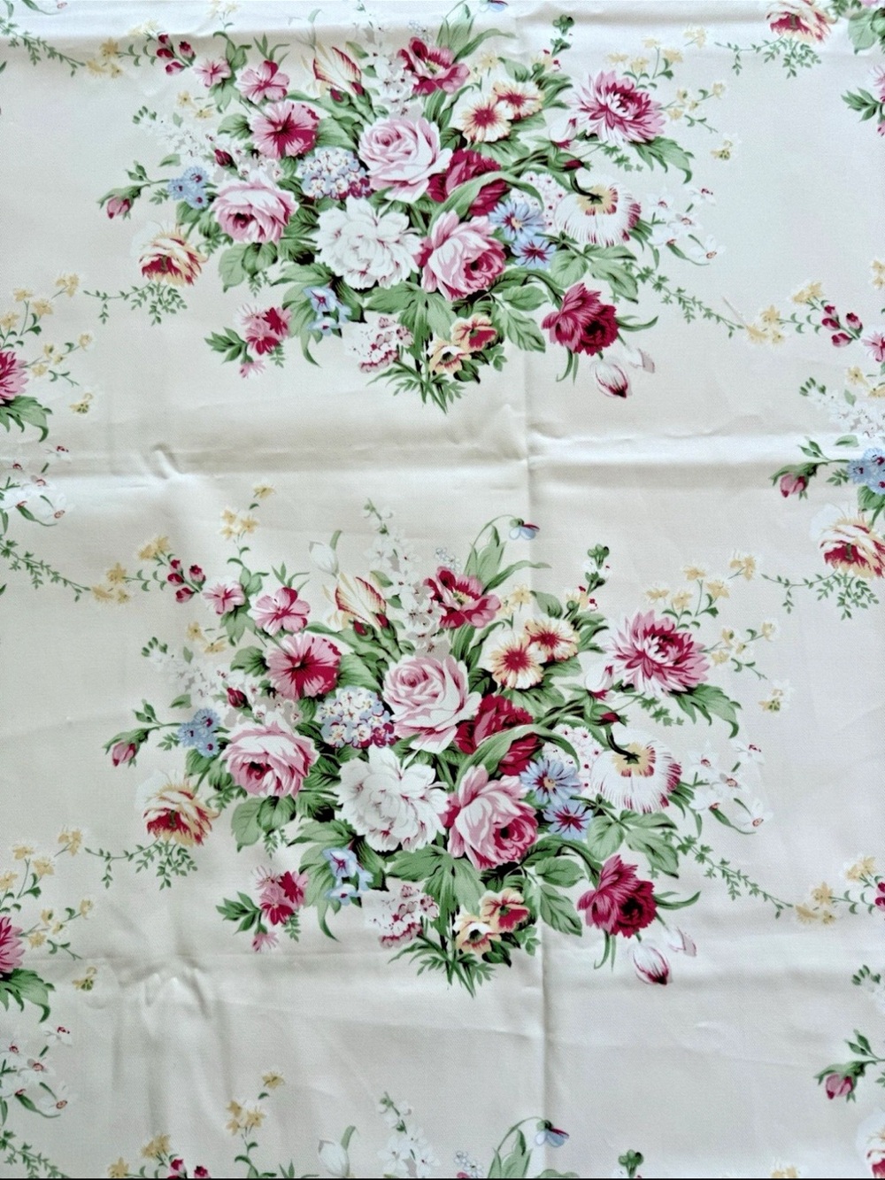 1999 American Folk and Fabric Antique Collection #3005 Ashley Rosette 36" x 56"